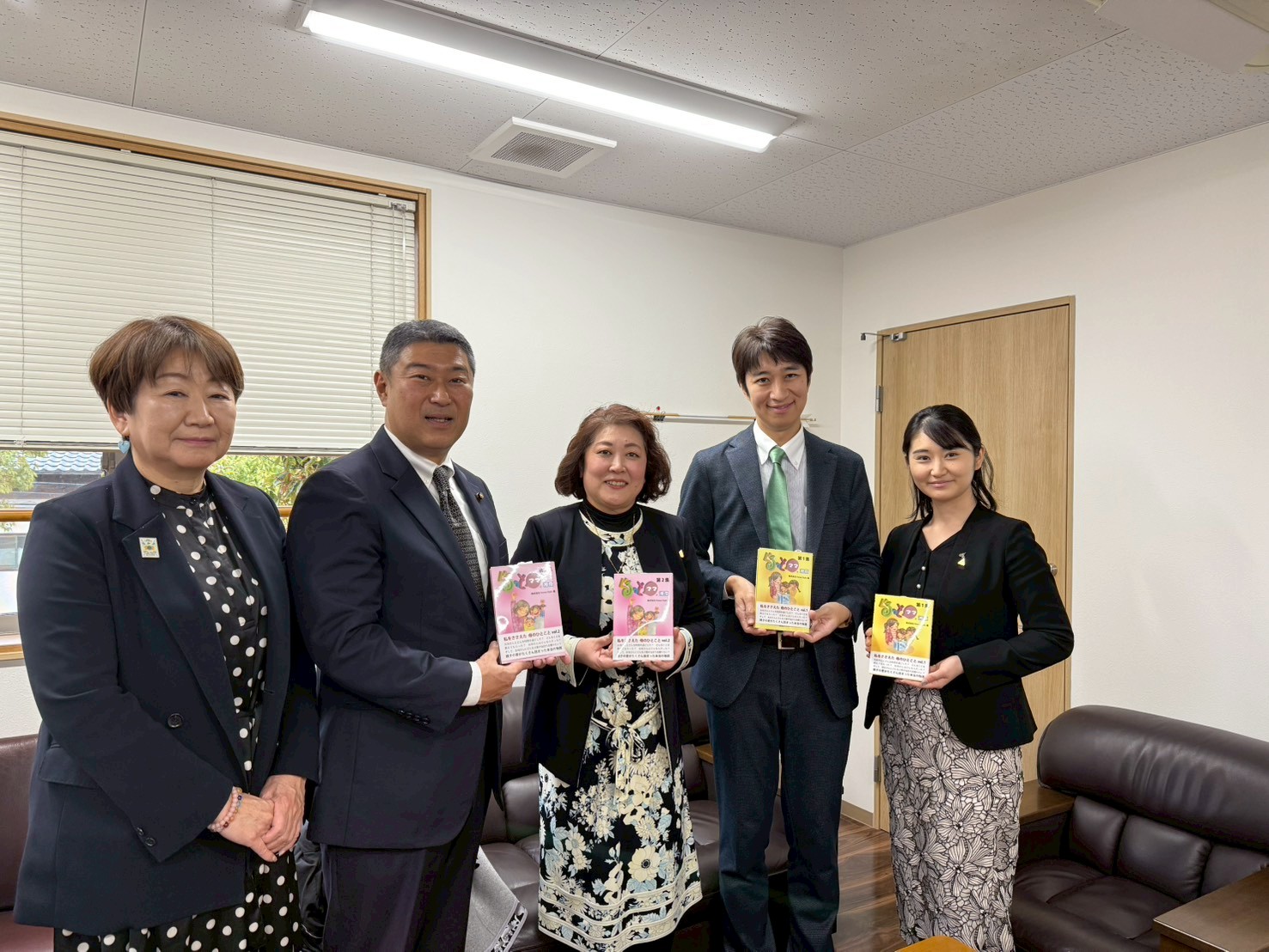 茅ヶ崎市への寄贈の様子