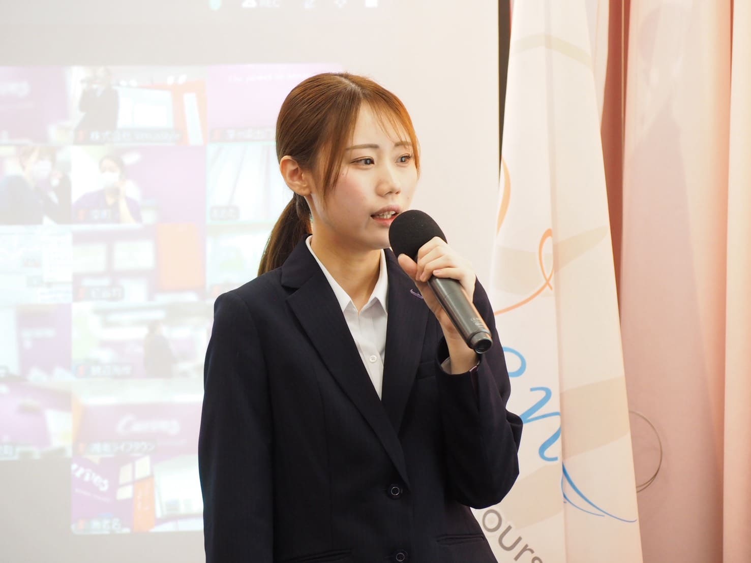 新入社員によるプレゼンテーション